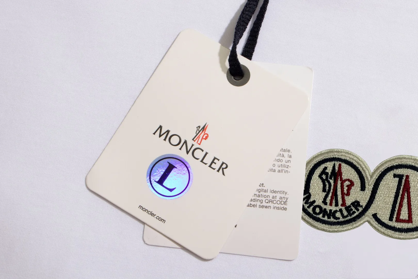 Quality《Moncler~ 》2024New Arrival T , Versatile Quality . ‼ 32 250G ‼ T 🤪 Sizes：S-M-L-XL-2XL ：Black White 、 Same Style